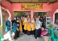 A group of women standing in front of a store Description automatically generated