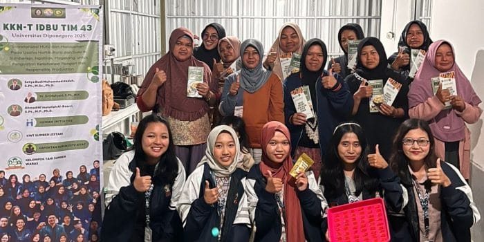 Dari Ladang jadi Cemilan, Mahasiswa KKN Universitas Diponegoro Kenalkan Transformasi Produk Hortikultura jadi Permen Jelly C:\Users\WIN 10\AppData\Local\Packages\5319275A.WhatsAppDesktop_cv1g1gvanyjgm\TempState\BE100B06AA2C4C5164F9F1C4A4FE2781\WhatsApp Image 2025-07-23 at 21.53.43_9fe568e1.jpg