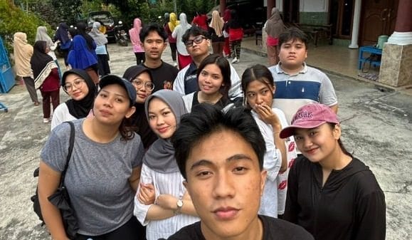 Mahasiswa KKN-T Tim 75 Universitas Diponegoro Turut Aktif dalam Kegiatan Sosial dan Keagamaan di Desa Kebon Mahasiswa KKN-T Tim 75 Universitas Diponegoro Turut Aktif dalam Kegiatan Sosial dan Keagamaan di Desa Kebon