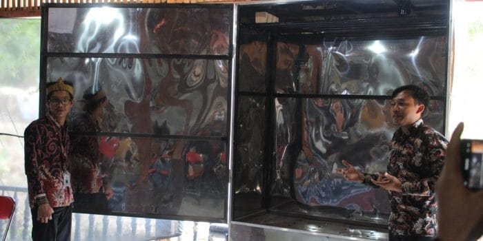Inovasi Batik Desa: KKN-T Tim 2 UNDIP Perkenalkan Teknologi Alat Pengering, Batik Kering dalam Hitungan Menit! foto alat reportase