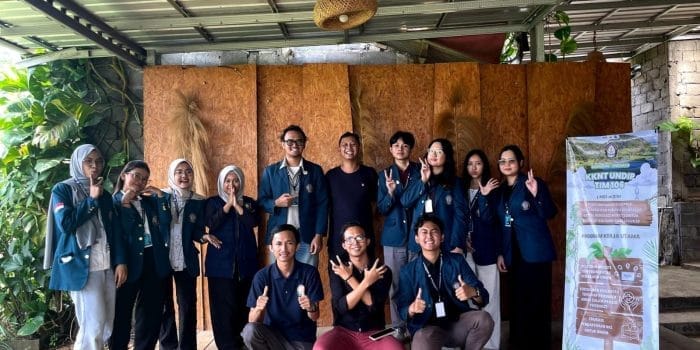 Sigur.id dan Semangat Digitalisasi UMKM, Mahasiswa KKN UNDIP Dampingi Eco-Kreasi dari Desa Branjang