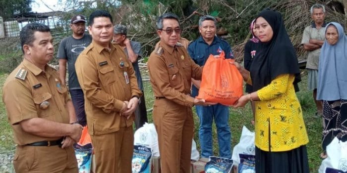 Gak Nyangka! Bupati Kudus Lakukan Ini Setelah Angin Puting Beliung Hancurkan Puluhan Rumah!