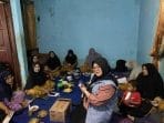 Mahasiswa Undip bersama Kader PKK Kebondalem