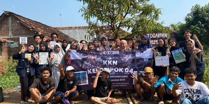 Mahasiswa KKN UNDIP Kenalkan “TOGARDEN” sebagai Upaya Kesehatan Mandiri di Daerah Pesisir Roban Barat Mahasiswa KKN UNDIP Kenalkan “TOGARDEN” sebagai Upaya Kesehatan Mandiri di Daerah Pesisir Roban Barat
