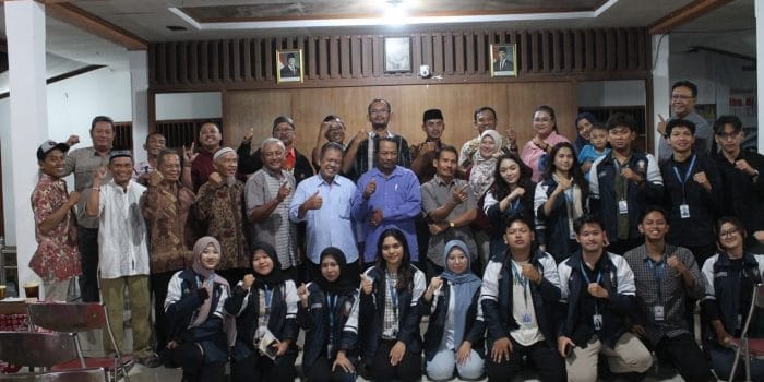Mahasiswa KKN Undip Bangun Kesadaran Lingkungan Desa Plumbon Lewat Sosialisasi Peraturan Larangan Membuang Sampah di Sekitar Aliran Sungai Desa