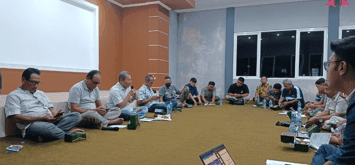 Mahasiswa Hukum UNDIP Beri Edukasi mengenai UU ITE, Dorong Literasi Digital Warga RW 2 Sambiroto Mahasiswa Hukum UNDIP Beri Edukasi mengenai UU ITE, Dorong Literasi Digital Warga RW 2 Sambiroto