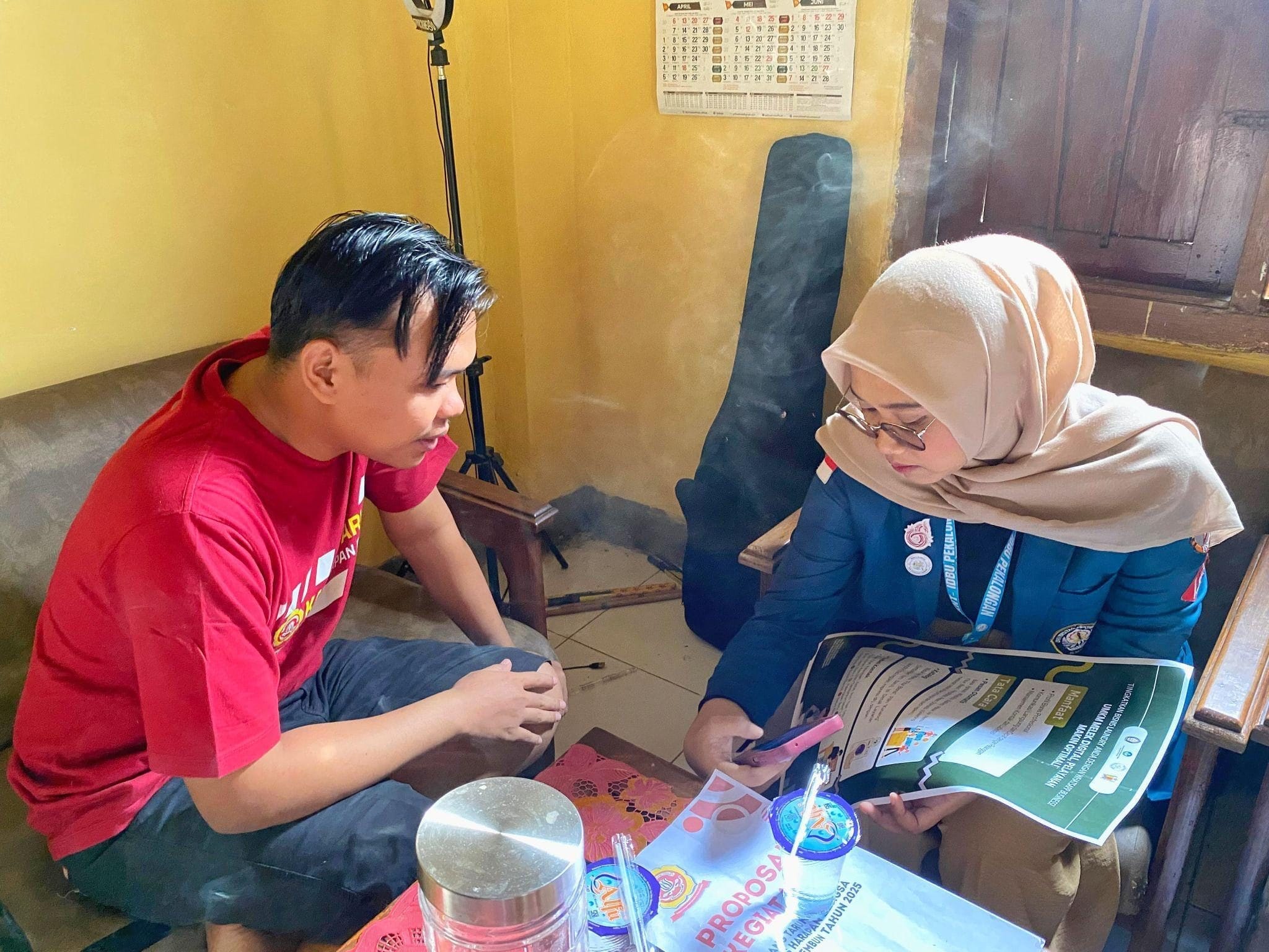 Mahasiswa KKN-T IDBU Tim 15 UNDIP Dorong Digitalisasi UMKM Laundry Syariah di Desa Rembun Lewat Pelatihan WhatsApp Business Mahasiswa KKN-T IDBU Tim 15 UNDIP Dorong Digitalisasi UMKM Laundry Syariah di Desa Rembun Lewat Pelatihan WhatsApp Business