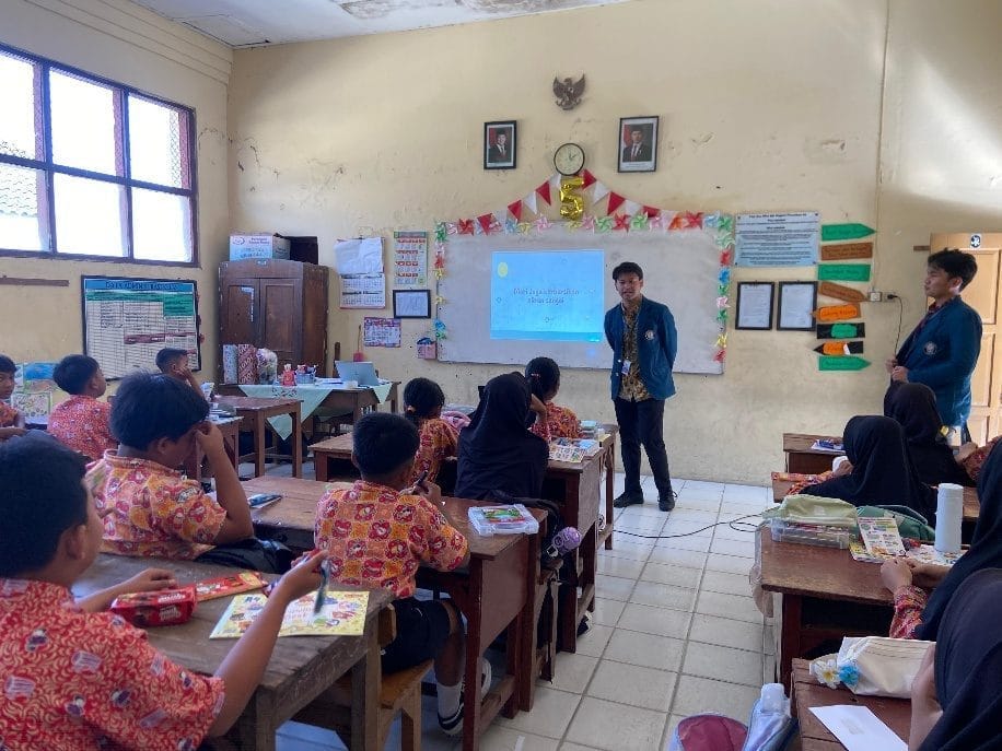 Gelar Edukasi Pelestarian DAS, Mahasiswa Undip Bantu Siswa SD Pahami Pentingnya Daerah Aliran Sungai