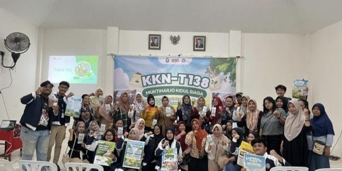 Dukung Urban Farming, Mahasiswa KKN-T Undip Sulap Sampah Anorganik Jadi Pot Vertikultur