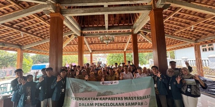 Tingkatkan Kapasitas Masyarakat Desa Cukilan, Mahasiswa KKN-T 101 Undip Gelar Sosialisasi dan Pelatihan Pengelolaan Sampah