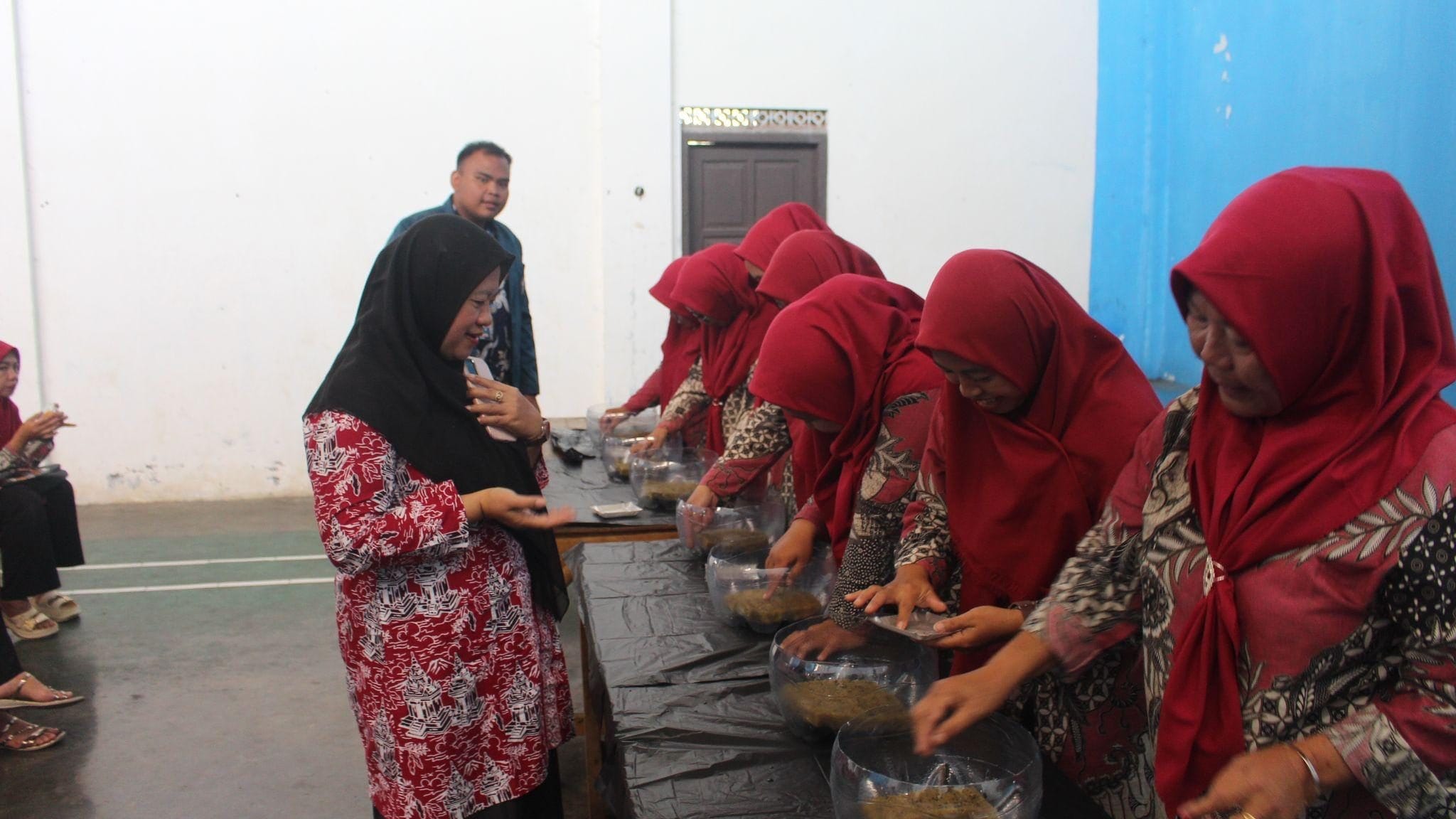 Mahasiswa KKN Undip Ajak Warga Gunung Tumpeng Ubah Mindset, Menanam Bisa Dimulai dari Rumah
