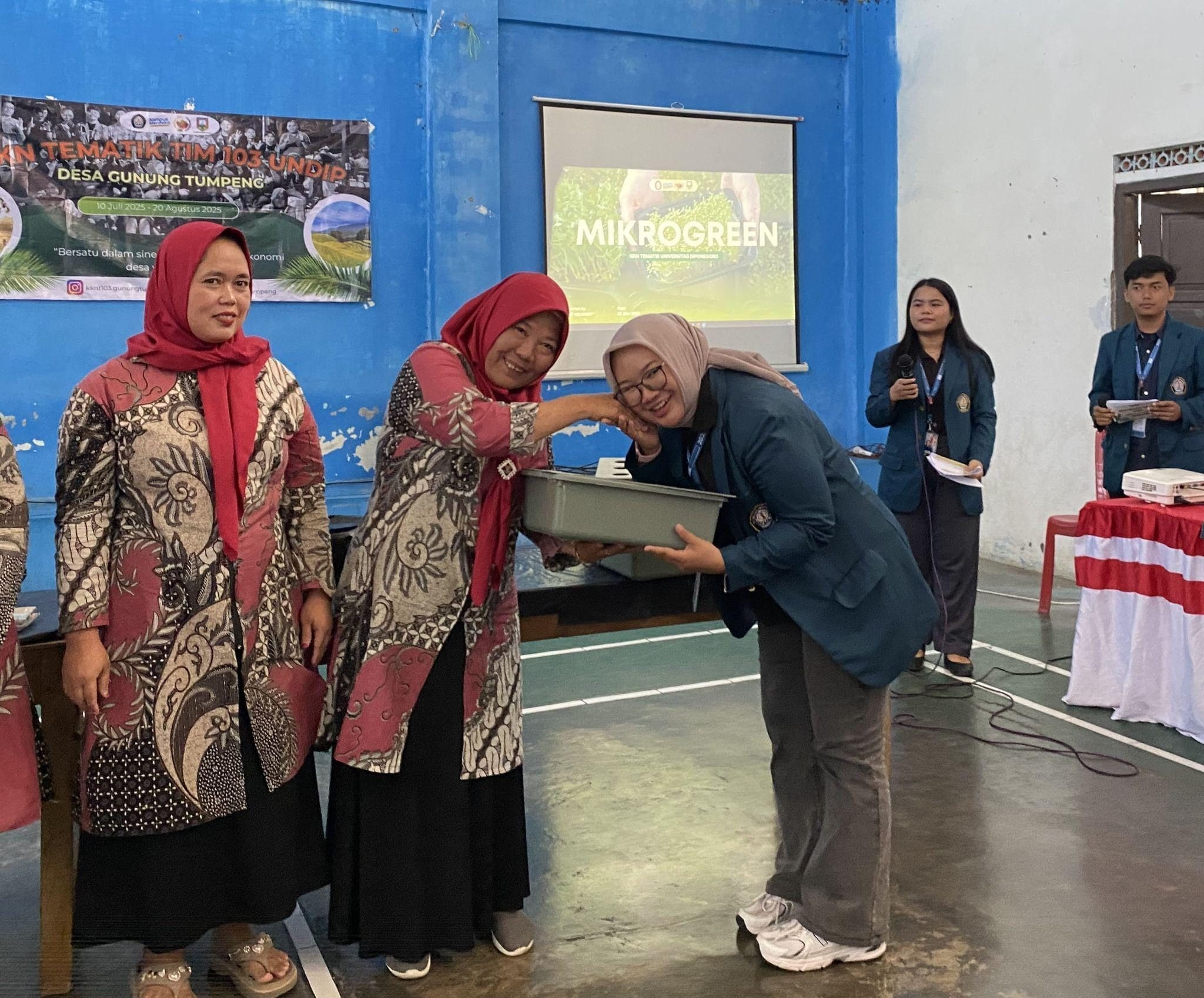 Mahasiswa KKN Undip Ajak Warga Gunung Tumpeng Ubah Mindset, Menanam Bisa Dimulai dari Rumah