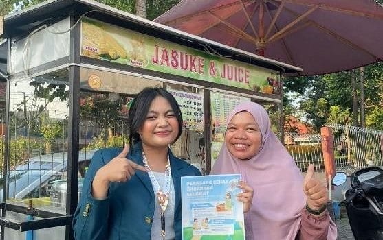 Lewat Edukasi Gizi dan Inovasi Branding, Mahasiswa KKN-T UNDIP Tingkatkan Daya Saing UMKM Happy Juice Lewat Edukasi Gizi dan Inovasi Branding, Mahasiswa KKN-T UNDIP Tingkatkan Daya Saing UMKM Happy Juice