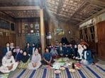 Mengolah Limbah, Membangun Desa! Inovasi Pupuk Organik Cair Mahasiswa KKN-T IDBU 69 UNDIP untuk Desa Sugihmanik