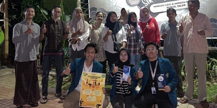 Mahasiswa KKN-T Universitas Diponegoro Gelar Demonstrasi Cara Penggunaan Aplikasi BukuWarung untuk UMKM Sironjang