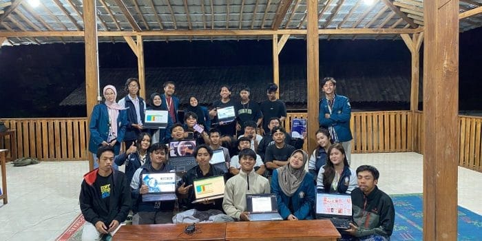 Mahasiswa KKN-T UNDIP Gelar Pelatihan dan Pengenalan Komputer untuk Pemuda Karang Taruna Desa Kalikesek Mahasiswa KKN-T UNDIP Gelar Pelatihan dan Pengenalan Komputer untuk Pemuda Karang Taruna Desa Kalikesek