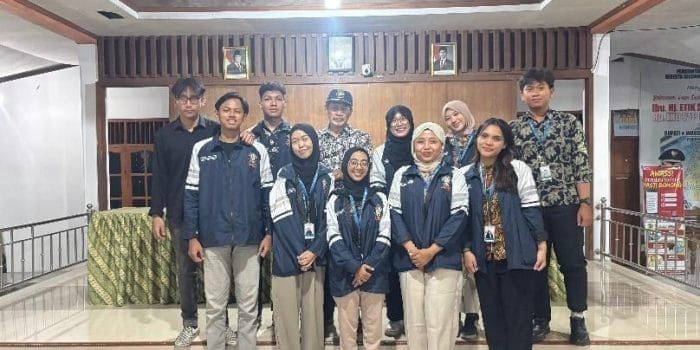 Langkah Mencegah Bencana Kekeringan, Mahasiswa Universitas Diponegoro Adakan Edukasi dan Sosialisasi Pemanenan Air Hujan di Desa Plumbon, Mojolaban Langkah Mencegah Bencana Kekeringan, Mahasiswa Universitas Diponegoro Adakan Edukasi dan Sosialisasi Pemanenan Air Hujan di Desa Plumbon, Mojolaban