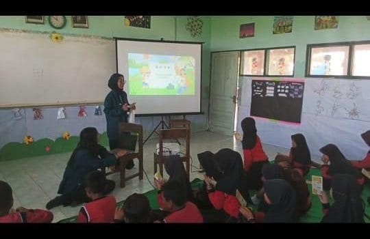 Tumbuhkan Kesadaran Lingkungan Sejak Dini, Mahasiswa KKN IDBU 29 Edukasi Siswa SD Lewat Praktik Menanam Kacang Hijau Tumbuhkan Kesadaran Lingkungan Sejak Dini, Mahasiswa KKN IDBU 29 Edukasi Siswa SD Lewat Praktik Menanam Kacang Hijau