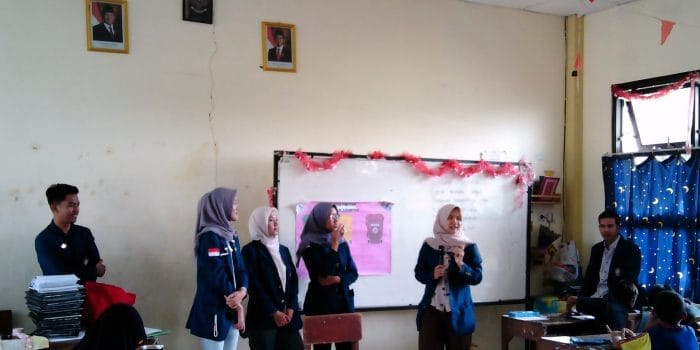 Mahasiswa KKN Tematik 110 Undip Wujudkan Program Pola Asuh dan Pencegahan Penyakit Menular di Kelurahan Jabungan Mahasiswa KKN Tematik 110 Undip Wujudkan Program Pola Asuh dan Pencegahan Penyakit Menular di Kelurahan Jabungan