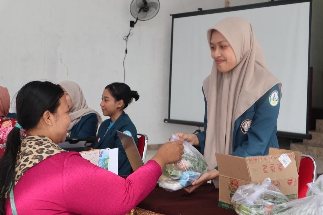 Mahasiswa KKN Undip Tingkatkan Pengetahuan Pertumbuhan dan Perkembangan Balita Melalui Pengecekkan dan Penyuluhan Antropometri Serta Pemberian Makanan Tambahan (PMT) Mahasiswa KKN Undip Tingkatkan Pengetahuan Pertumbuhan dan Perkembangan Balita Melalui Pengecekkan dan Penyuluhan Antropometri Serta Pemberian Makanan Tambahan (PMT)