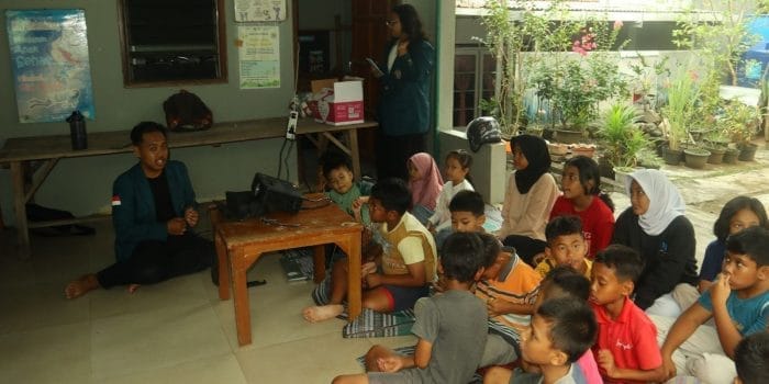 Mahasiswa KKN-T UNDIP Tim 110 Kelurahan Tinjomoyo Adakan Kegiatan Edukasi bagi Pelajar Tingkat SD untuk Dorong Pengetahuan Pentingnya Higienitas Makanan Mahasiswa KKN-T UNDIP Tim 110 Kelurahan Tinjomoyo Adakan Kegiatan Edukasi bagi Pelajar Tingkat SD untuk Dorong Pengetahuan Pentingnya Higienitas Makanan