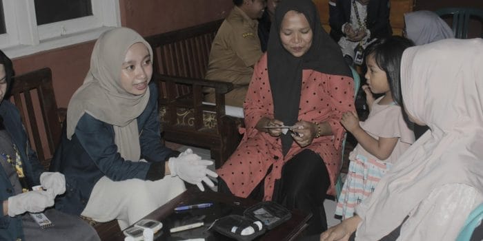 Wujudkan Dusun Kebaturan Sehat, Mahasiswa KKN Kedokteran UNDIP Mengadakan Sosialisasi Penyakit Tidak Menular dan Pemeriksaan Kesehatan Wujudkan Dusun Kebaturan Sehat, Mahasiswa KKN Kedokteran UNDIP Mengadakan Sosialisasi Penyakit Tidak Menular dan Pemeriksaan Kesehatan