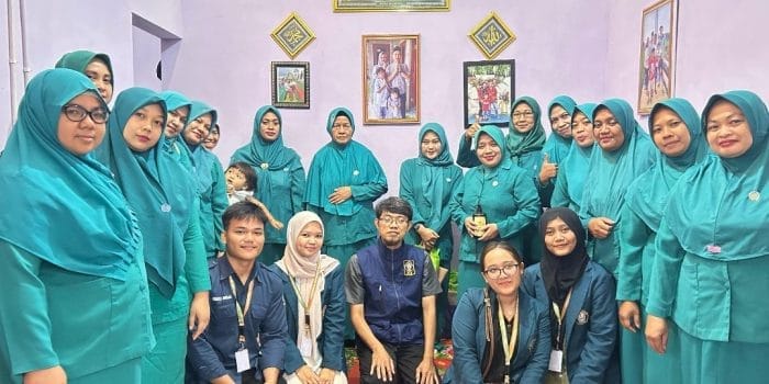 Mahasiswa Tim 85 KKN-T IDBU UNDIP Dorong Pemanfaatan Limbah Sayur Jadi POC di Tambangan Semarang Mahasiswa Tim 85 KKN-T IDBU UNDIP Dorong Pemanfaatan Limbah Sayur Jadi POC di Tambangan Semarang