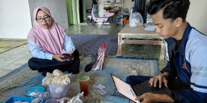 Mahasiswa KKN Undip Dampingi UMKM Desa Gempolsewu Kendal Urus Legalitas Usaha