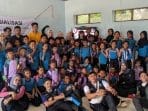 Mahasiswa KKN UPGRIS Sosialisasikan Bahaya Kecanduan Gadget di SDN 6 Karimunjawa Mahasiswa KKN UPGRIS Sosialisasikan Bahaya Kecanduan Gadget di SDN 6 Karimunjawa