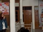 Mahasiswi Kesehatan Masyarakat Undip Ajak Warga Olah Kulit Jeruk dan Serai Jadi Insektisida Alami Ramah Lingkungan