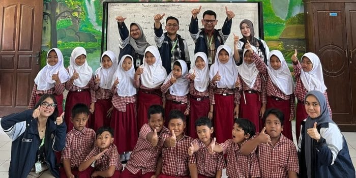 Edukasi Bermain Sambil Belajar, Mahasiswa KKN Undip Ajarkan Siswa SDN 01 Gedong Pentingnya Menabung Edukasi Bermain Sambil Belajar, Mahasiswa KKN Undip Ajarkan Siswa SDN 01 Gedong Pentingnya Menabung