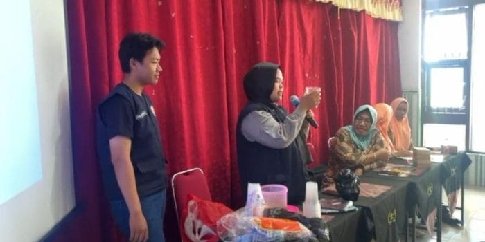 Kelompok 3 Tim KKN-T IDBU 44 Universitas Diponegoro Gelar Sosialisasi dan Praktik Budidaya Tauge berdasarkan GAP (Good Agriculture Practice) sebagai Bahan Baku UMKM 