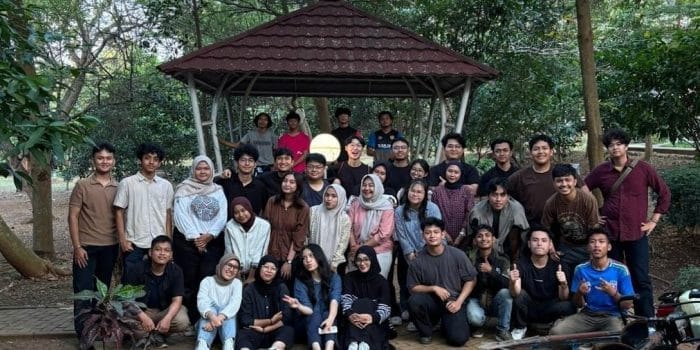KKN-T 166 UNDIP Hadirkan Lubang Resapan Biopori, Bantu Optimalkan Serapan Air dan Ubah Sampah jadi Pupuk KKN-T 166 UNDIP Hadirkan Lubang Resapan Biopori, Bantu Optimalkan Serapan Air dan Ubah Sampah jadi Pupuk