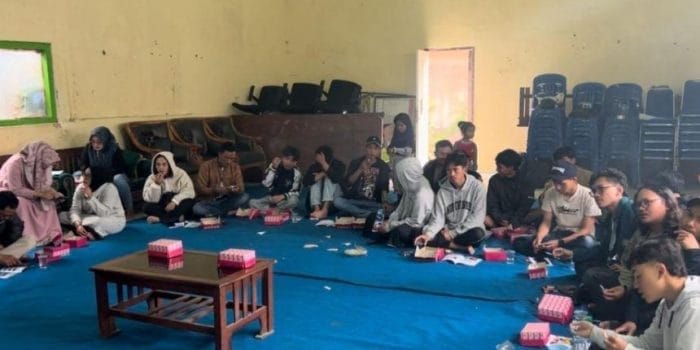 Mahasiswa KKN-T 65 Bantu Mempromosikan Desa Wisata Pranten Melalui Sosmed dan Pelatihan Tour Guide Mahasiswa KKN-T 65 Bantu Mempromosikan Desa Wisata Pranten Melalui Sosmed dan Pelatihan Tour Guide