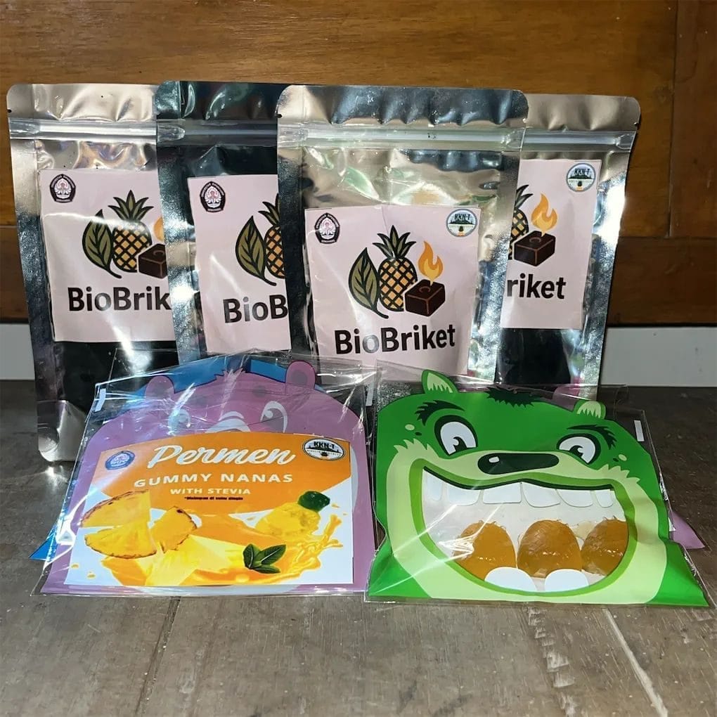 Kelompok 3 KKN-T Tim 88 UNDIP Sulap Nanas Menjadi Permen Gummy yang Manis dan Biobriket dari Limbahnya untuk Wujudkan Inovasi Pangan dan Energi Ramah Lingkungan Kelompok 3 KKN-T Tim 88 UNDIP Sulap Nanas Menjadi Permen Gummy yang Manis dan Biobriket dari Limbahnya untuk Wujudkan Inovasi Pangan dan Energi Ramah Lingkungan