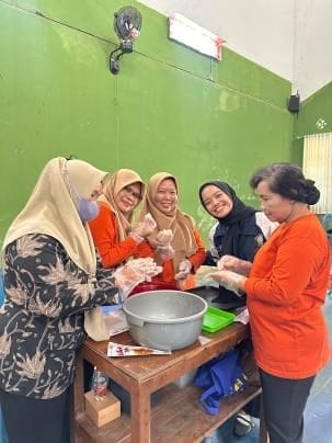 Sulap Ampas Tahu menjadi Makanan Bergizi, Inilah Inovasi dari Mahasiswa KKNT IDBU 6 yang Menggelar Pelatihan Pembuatan Nugget Berbahan Baku Ampas Tahu Sulap Ampas Tahu menjadi Makanan Bergizi, Inilah Inovasi dari Mahasiswa KKNT IDBU 6 yang Menggelar Pelatihan Pembuatan Nugget Berbahan Baku Ampas Tahu