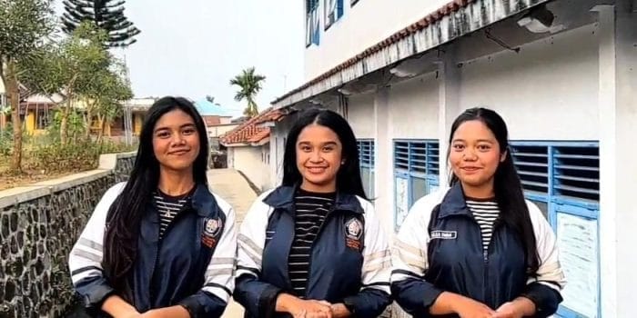 Tim KKN IDBU 9 Undip Mengedukasi Masyarakat Desa Suruh tentang Penipuan Transaksi Online dan Judi Online Lewat Program “Kenali Hukumnya, Hindari Jeratnya!” Tim KKN IDBU 9 Undip Mengedukasi Masyarakat Desa Suruh tentang Penipuan Transaksi Online dan Judi Online Lewat Program “Kenali Hukumnya, Hindari Jeratnya!”