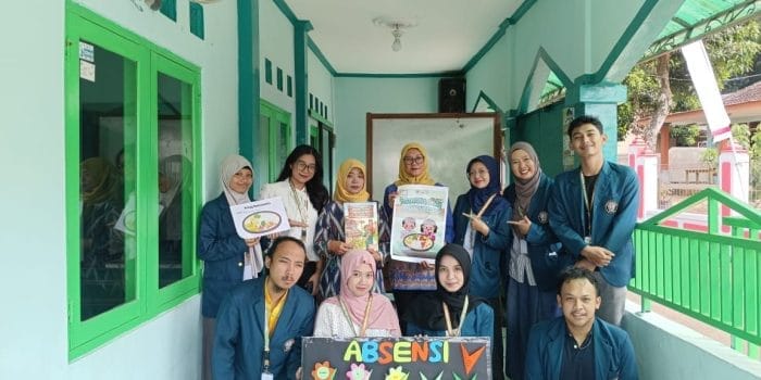 Mahasiswa KKN-T UNDIP Kenalkan Pangan Sehat pada Anak PAUD Tunas Mekar Tambangan Lewat Puzzle Piring Makananku Mahasiswa KKN-T UNDIP Kenalkan Pangan Sehat pada Anak PAUD Tunas Mekar Tambangan Lewat Puzzle Piring Makananku