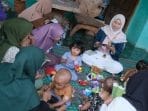 Mahasiswa KKN-T Edukasi Pangan Lokal untuk Balita Dorong Pencegahan Stunting di Posyandu RW 02 Kelurahan Tambangan