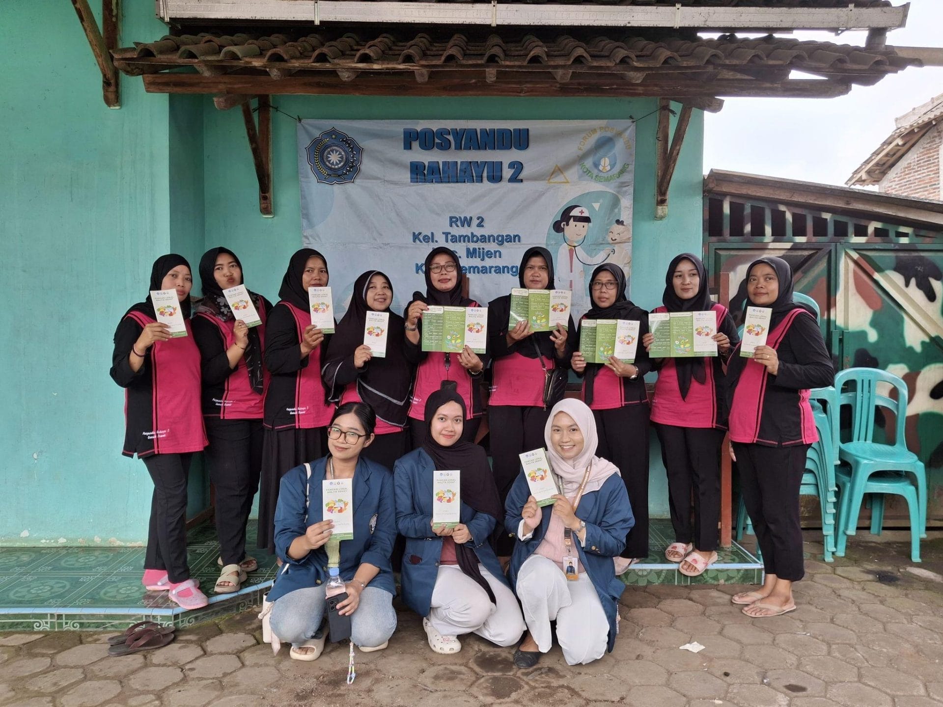 Mahasiswa KKN-T Edukasi Pangan Lokal untuk Balita Dorong Pencegahan Stunting di Posyandu RW 02 Kelurahan Tambangan Mahasiswa KKN-T Edukasi Pangan Lokal untuk Balita Dorong Pencegahan Stunting di Posyandu RW 02 Kelurahan Tambangan