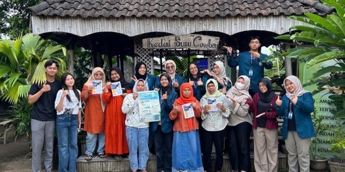 Tim KKN 87 Universitas Diponegoro Manfaatkan Kemajuan Teknologi sebagai Langkah Memajukan UMKM Susu “Cowboy” di Desa Banyuanyar 