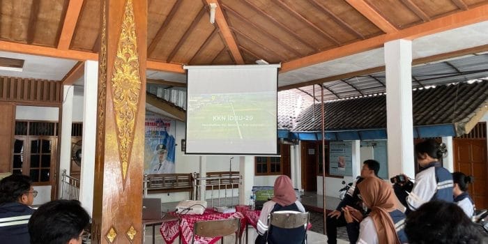 Merangkai Cerita Desa Plumbon dalam Video Profil Bersama Tim 1.4 KKN-T IDBU 29 Universitas Diponegoro Merangkai Cerita Desa Plumbon dalam Video Profil Bersama Tim 1.4 KKN-T IDBU 29 Universitas Diponegoro