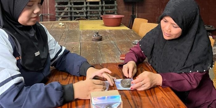 Inovasi Mahasiswa KKN UNDIP, Ubah Ampas Kopi dan Bubuk Kayu Manis Menjadi Sabun Berdaya Guna Inovasi Mahasiswa KKN UNDIP, Ubah Ampas Kopi dan Bubuk Kayu Manis Menjadi Sabun Berdaya Guna