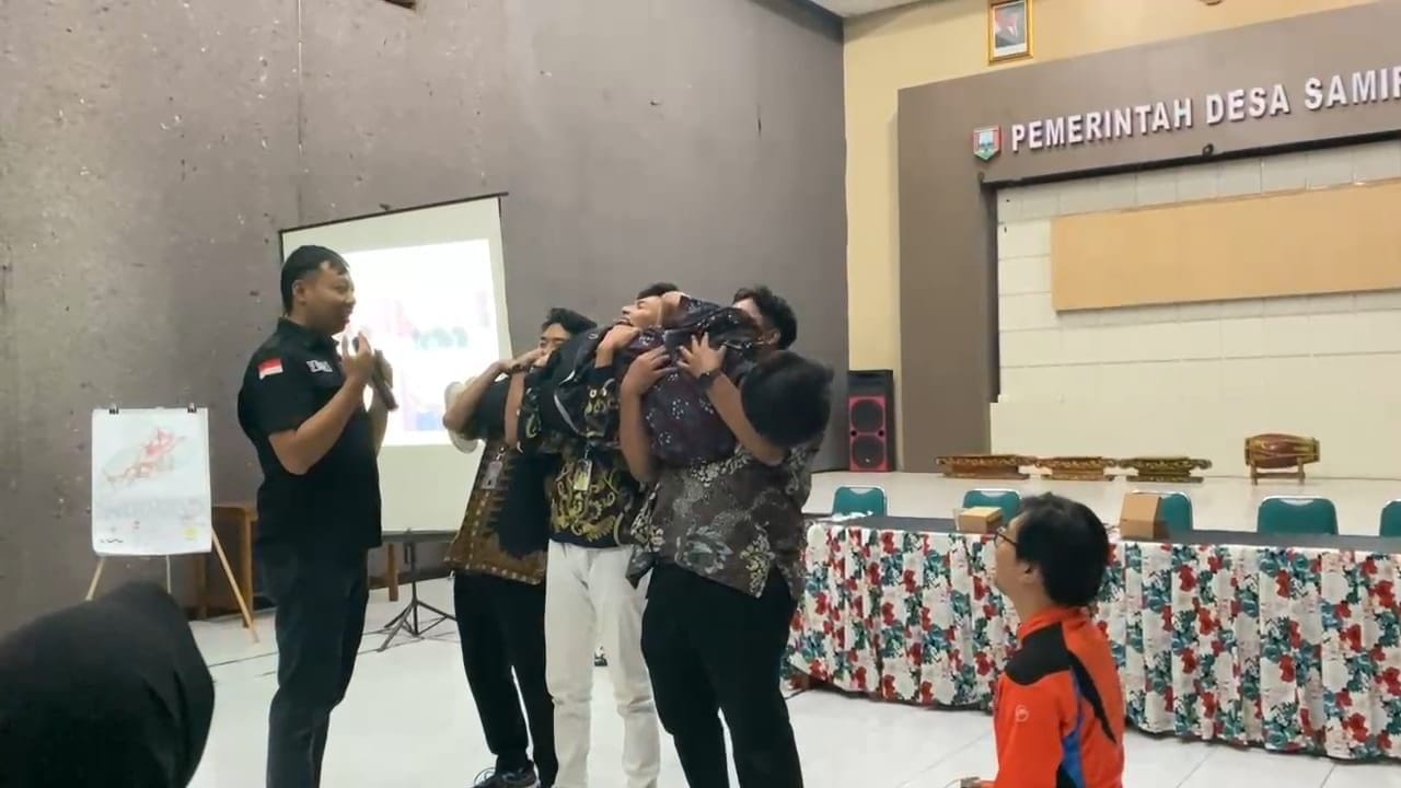 Wujudkan Desa Tangguh Bencana, Mahasiswa GIAT UNNES 12 Gelar Simulasi Bersama BPBD Kabupaten Semarang di Desa Samirono, Kecamatan Getasan Wujudkan Desa Tangguh Bencana, Mahasiswa GIAT UNNES 12 Gelar Simulasi Bersama BPBD Kabupaten Semarang di Desa Samirono, Kecamatan Getasan