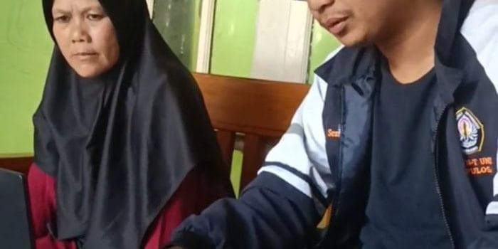 Mahasiswa KKN UNDIP Susun Booklet “Cek Untung Rugi Kopimu” untuk Tingkatkan Literasi Keuangan UMKM di Desa Pulosari