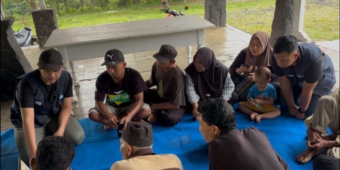 Mahasiswa KKN UNDIP Gelar Edukasi Ekonomi Dasar untuk Masyarakat, Bangun Kesadaran Finansial dari Nol dan Anti Judi Online Mahasiswa KKN UNDIP Gelar Edukasi Ekonomi Dasar untuk Masyarakat, Bangun Kesadaran Finansial dari Nol dan Anti Judi Online