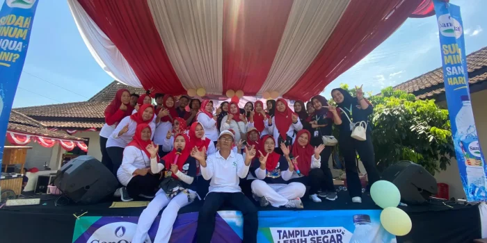Peringatan HUT RI Ke-80 di Desa Kesongo, Gelar Jalan Sehat dan Lomba-Lomba Bersama Mahasiswa UPGRIS