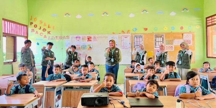Mahasiswa KKN UNS Tanamkan Perilaku Hidup Bersih dan Sehat di SDN 1 – 3 Desa Getas Mahasiswa KKN UNS Tanamkan Perilaku Hidup Bersih dan Sehat di SDN 1 – 3 Desa Getas