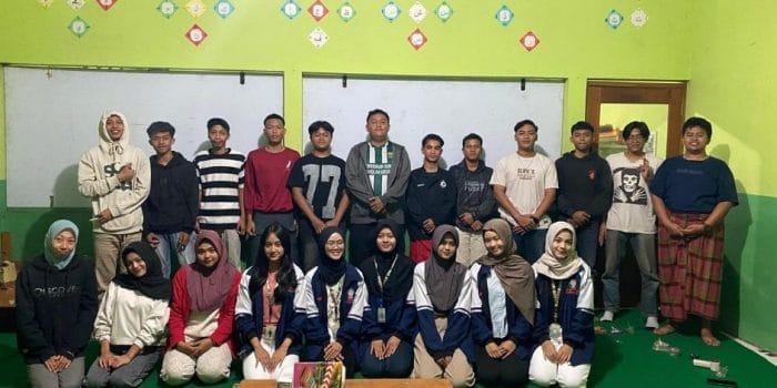 Bangun Jiwa Usaha, Pemuda Karang Taruna Ikuti Pelatihan Kewirausahaan dari Mahasiswa KKN UNDIP