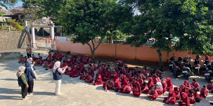 Mahasiswa KKN Tematik UPGRIS Berkolaborasi dengan SDN Ngajaran 2 Mengadakan Sosialisasi 3 Kata Ajaib Mahasiswa KKN Tematik UPGRIS Berkolaborasi dengan SDN Ngajaran 2 Mengadakan Sosialisasi 3 Kata Ajaib